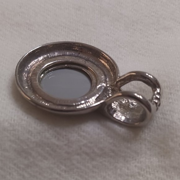 Beautiful Silver Tone Pendant With Yellow Green Stone - Picture 3 of 4